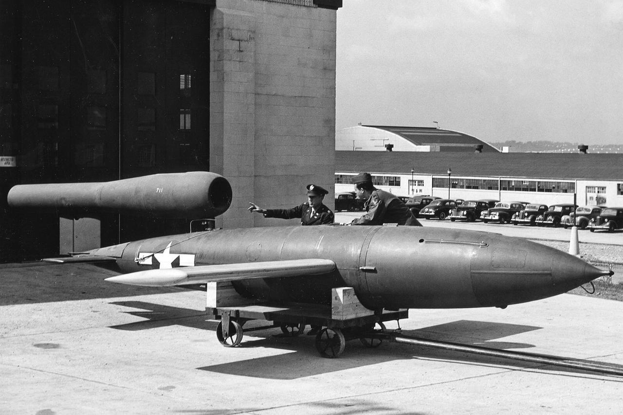 [呲牙笑]哟？这是什么？美制V-1？1945年，美国，俄亥俄州，莱特-帕特森基