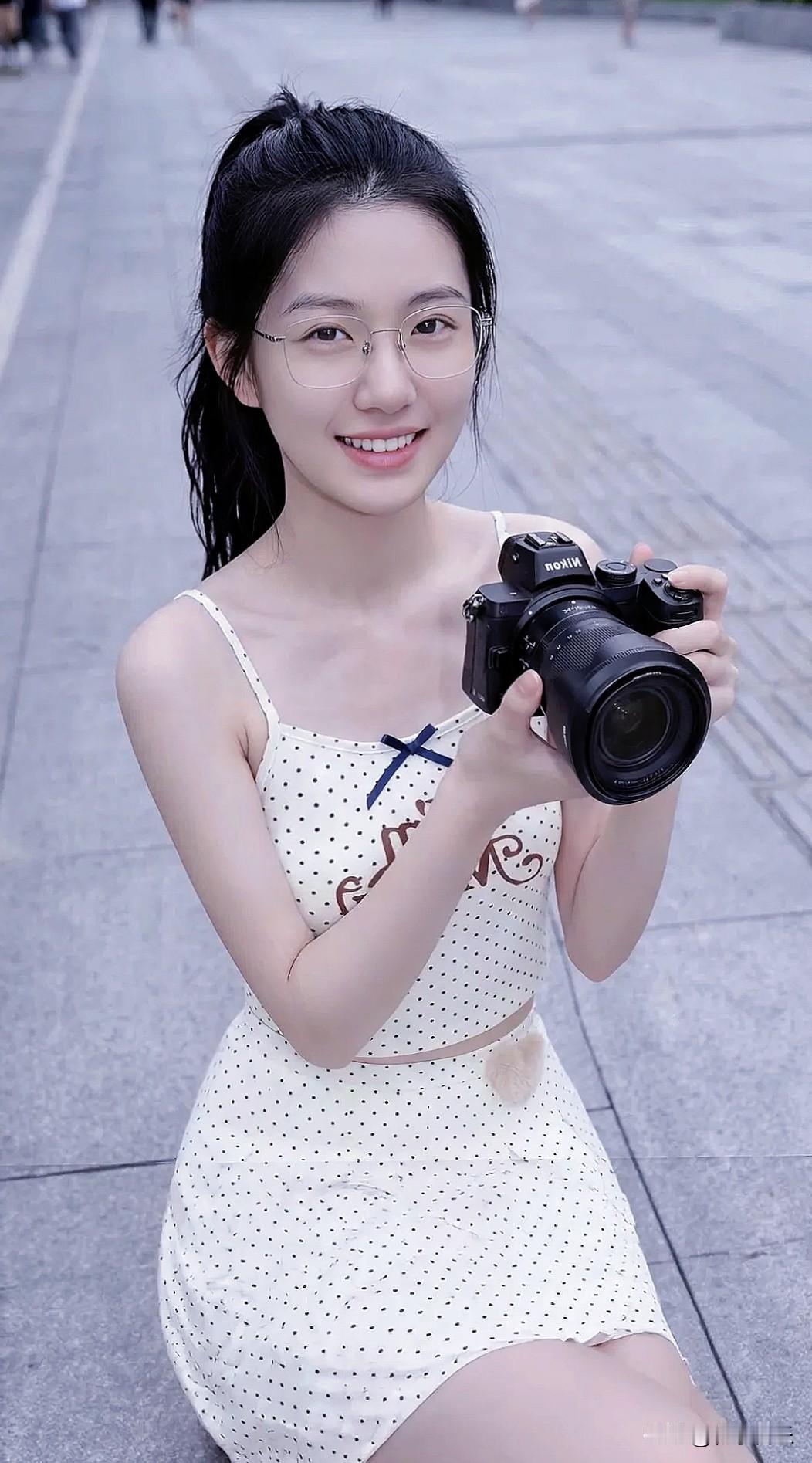 元气少女街头摄影，轻松捕捉美好瞬间！📸💖～美女的美丽瞬间分享精品街拍图片