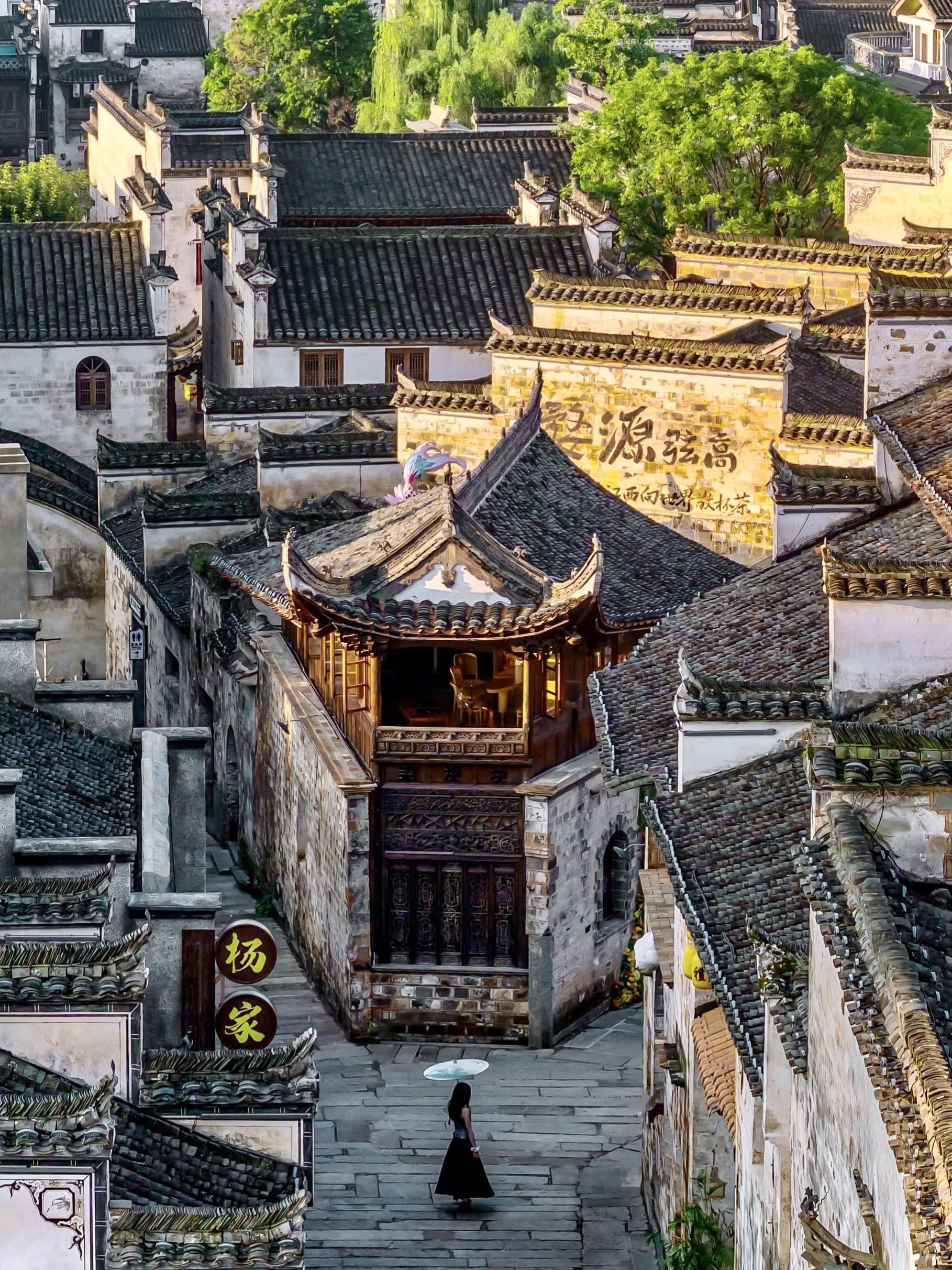 比起景德镇和宏村，我更爱江西这座小众古城。我是猪肝面，一个不爱凑热闹...