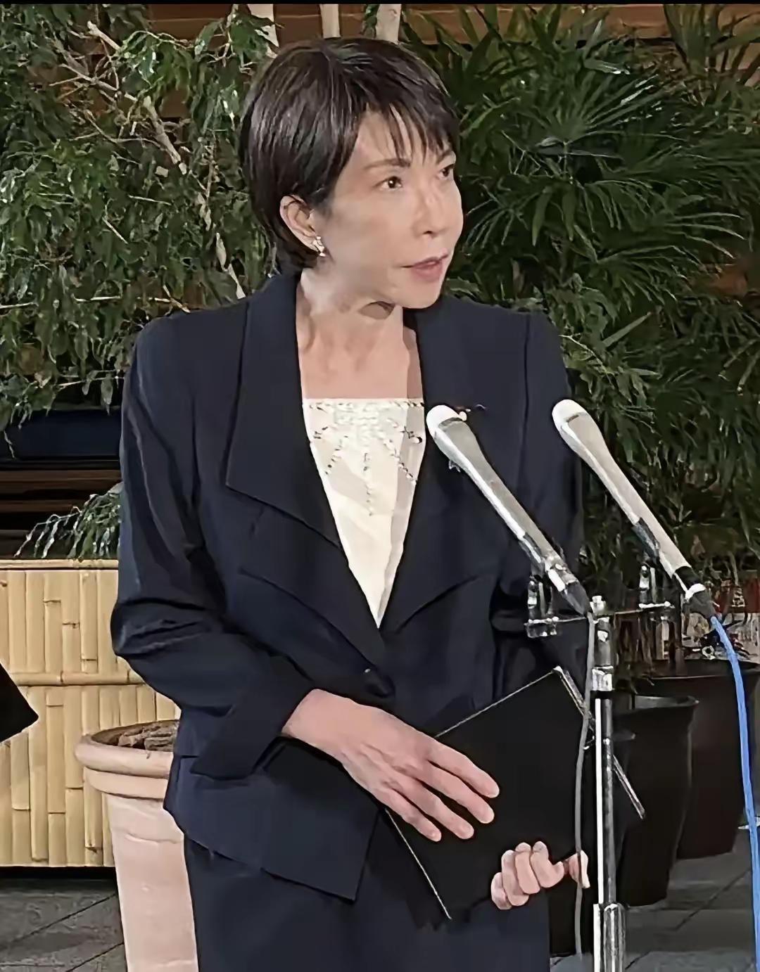 日本新首相刚上任，全球几乎集体“沉默”！韩越随便表个态，美国只派大使说3句话，中