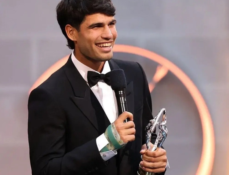 阿尔卡拉斯首次荣膺劳伦斯年度最佳男运动员奖，历史上男网获奖情况如下:1.费德勒