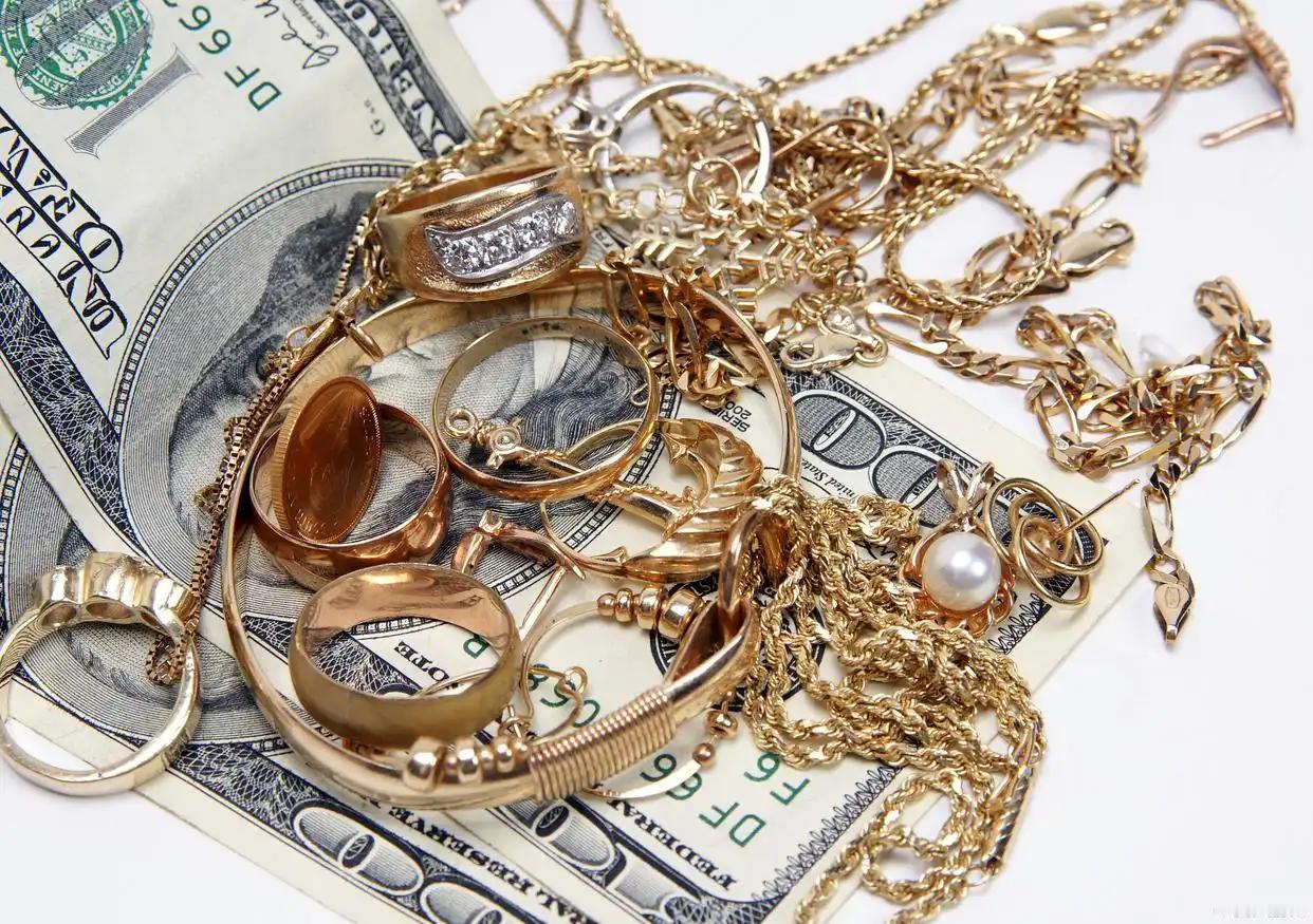 为何几元一对的廉价耳钉竟含有超标9000多倍的一级致癌物？近期多家医院接诊多名因