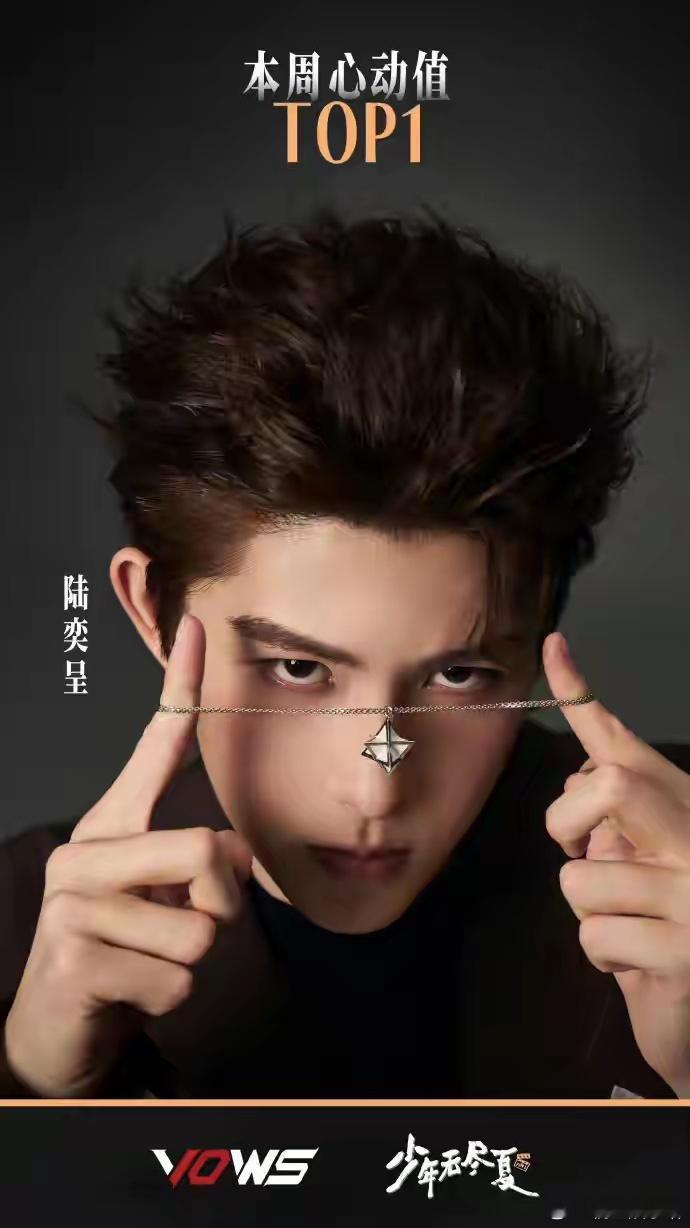 郭敬明签的新人，我起码看到了三个人的脸