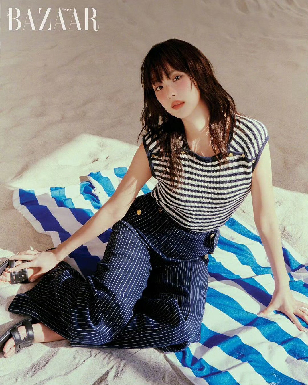 金智秀JISOO×TOMMYHILFIGER封面大赏Harper‘s