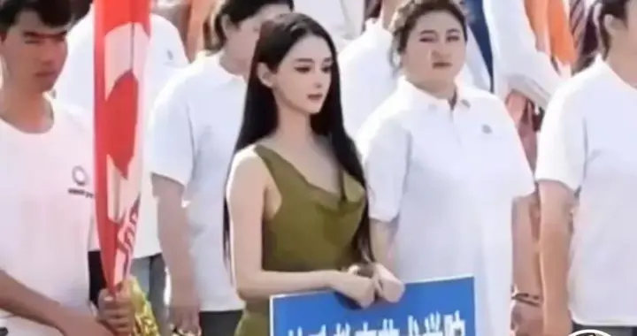 热搜第一!美院聋哑女生因长相太完美被质疑,校友力挺,本人曾晒成长照回应