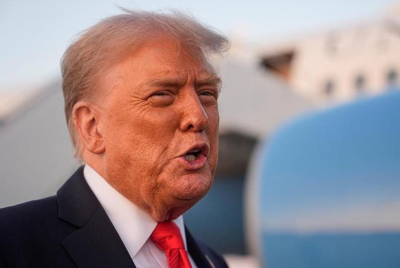 其实特朗普一直想逼全球跟中国脱钩，让中国经济垮掉。可是他算来算去，漏了一点，结果