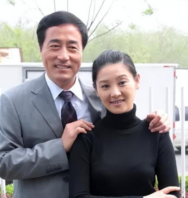 1987年，杨立新把徐帆接到北京，“养”了她3年，自己连一颗青菜都舍不得买，却给