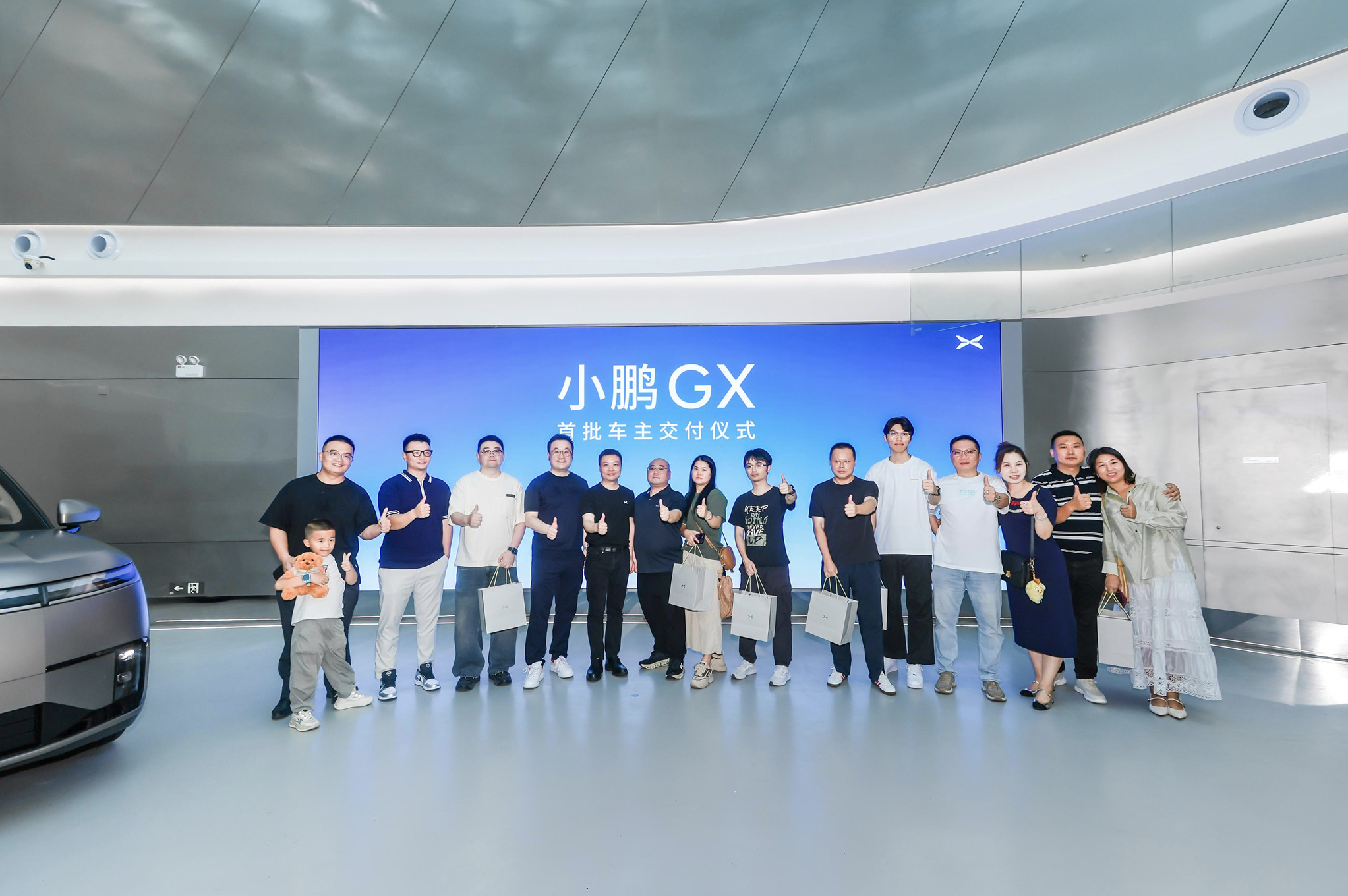 小鹏GX首批车主来头都不小！随便选一个，都是有title的，职业投资人、金融