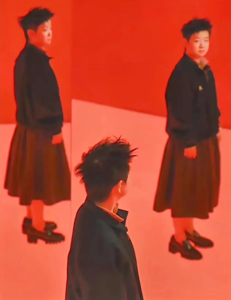 额，这造型谁设计的，这高跟鞋和半身裙配起来实在不搭，莎莎赶紧脱了委实不好看。