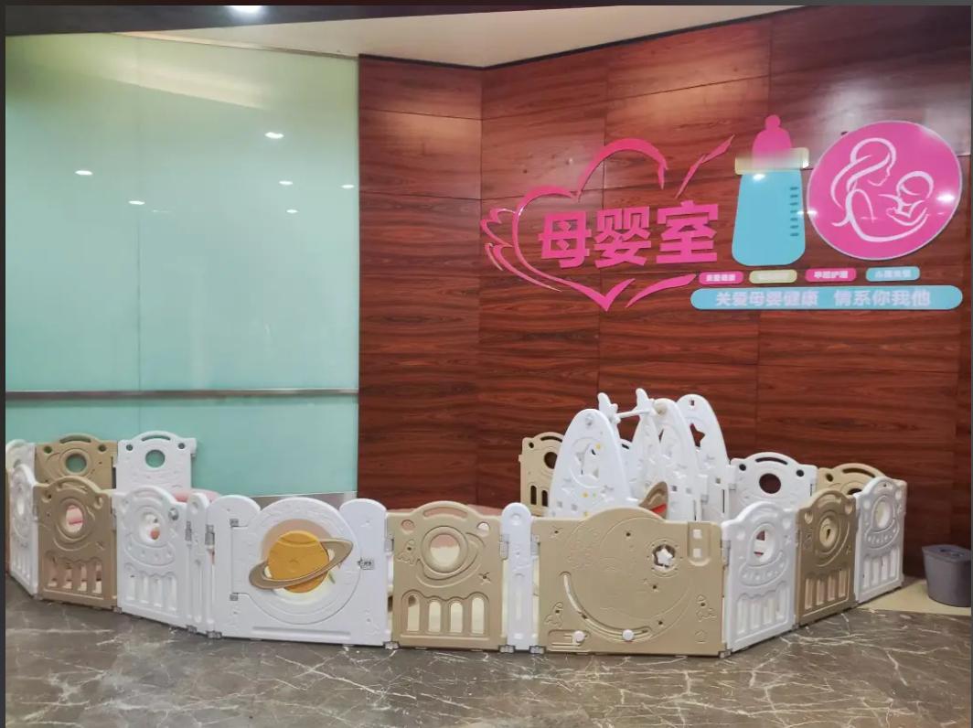 【母乳妈妈外出如何避免尴尬】六成妈妈因哺乳不便减少外出生过宝宝的妈妈都知道，哺乳