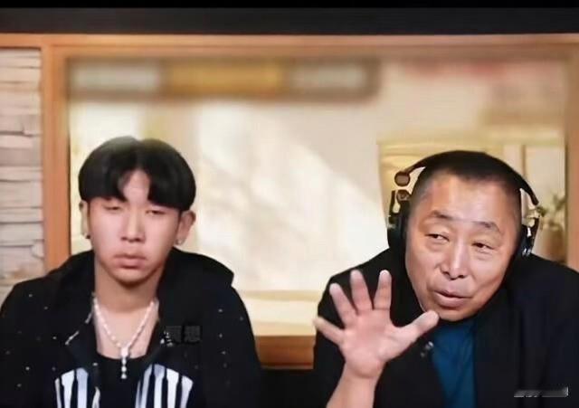 唐湘龙最扎心的从来不是婚外情，是离婚后亲妈搬去跟前妻住很多人说唐湘龙该后悔当