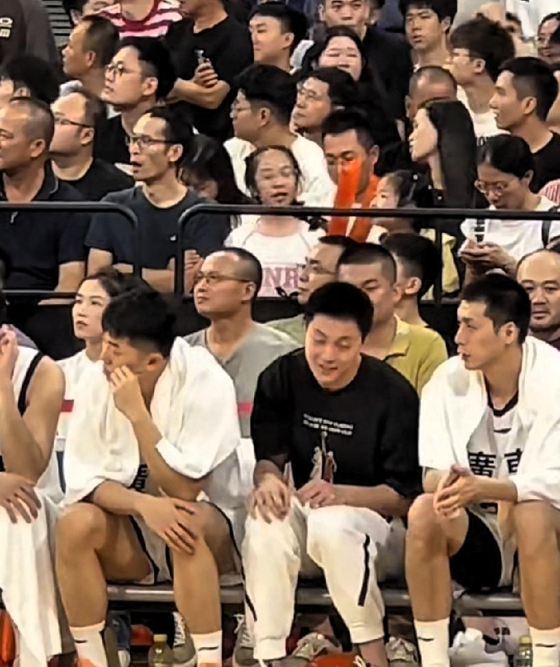 徐杰伤缺，胡明轩高挂免战牌，粤澳男篮明星赛广东全运男篮和澳门黑熊男篮，114：1