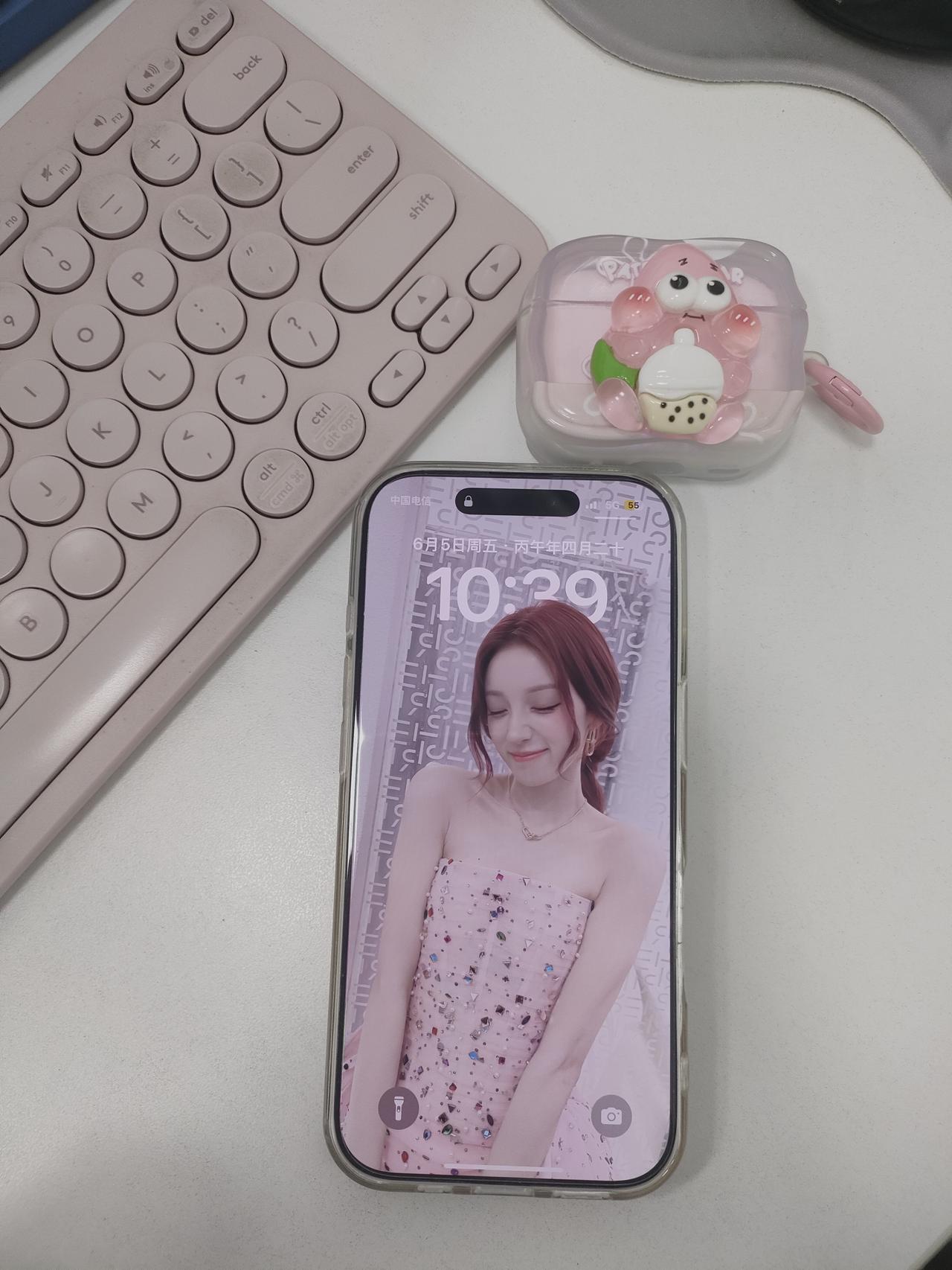 谁还没存这几套图我都会伤心的OK？宋雨琦壁纸来啦～🐶🍧速存一波超米壁纸