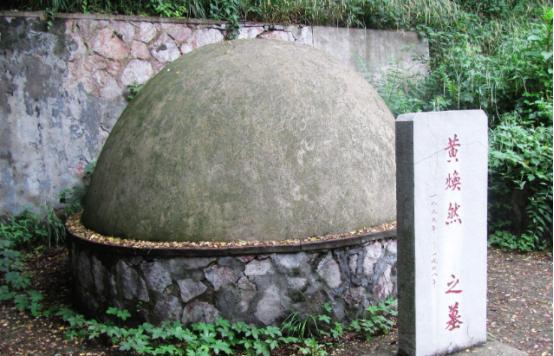 <em>黄百韬</em>第七兵团的高级将领们，都可谓国民党的最死忠、死硬分子：除兵团司令<em>黄百韬</em>在