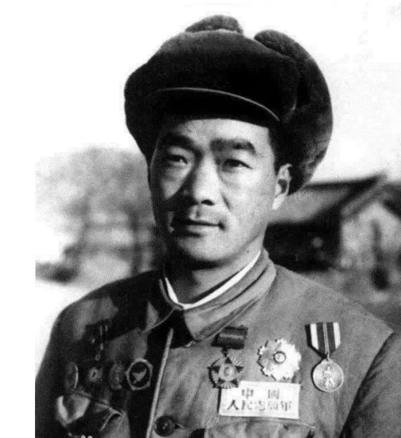 1951年，志愿军副营长戴汝吉胆大包天，一共18人敢袭击美军的指挥部。但在撤退过
