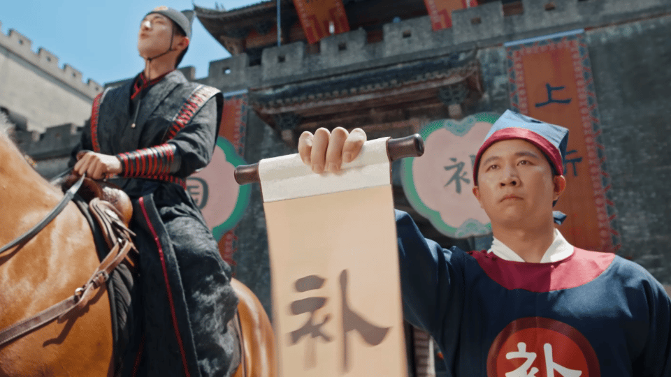 林更新再现与赵丽颖合作造型家人们快来看，林更新又整活了！这次再现与赵丽颖合作造型