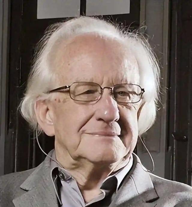 40年前，他预言苏联十年后必亡，20年后他再次预言，美国必然会在2025年年走向