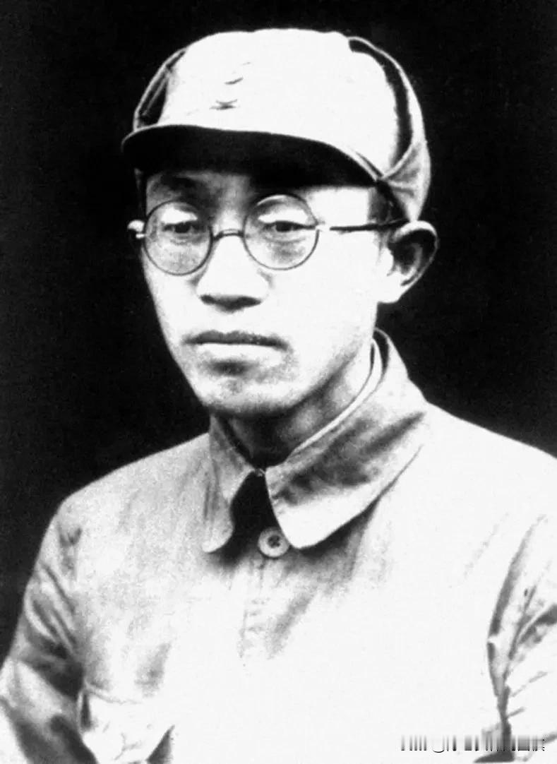 四野一半纵队是他的部下，这是他力压陈赓肖劲光排名大将第三最硬的底气。军迷可能第一