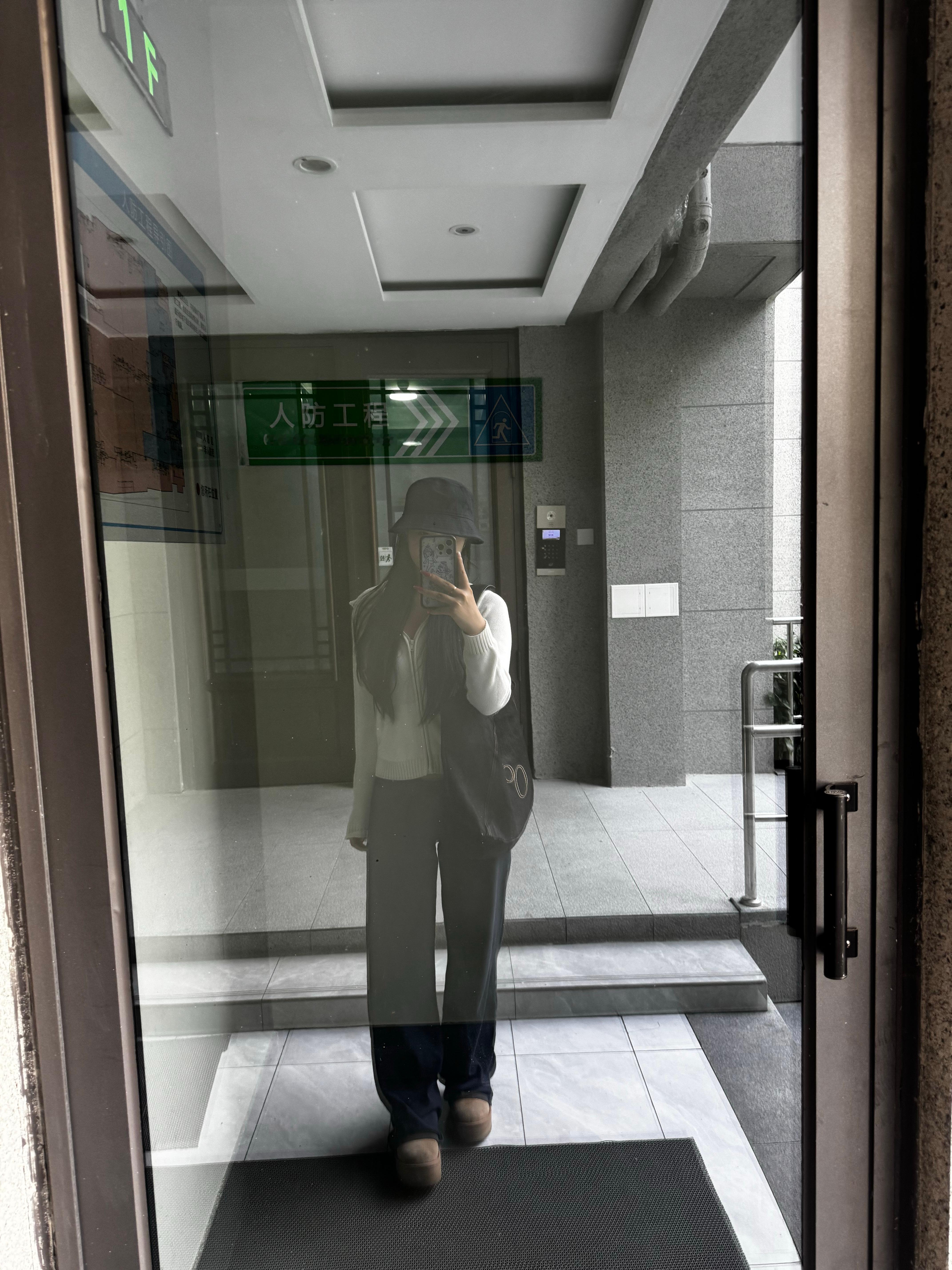 冒个泡我们出去玩了呦