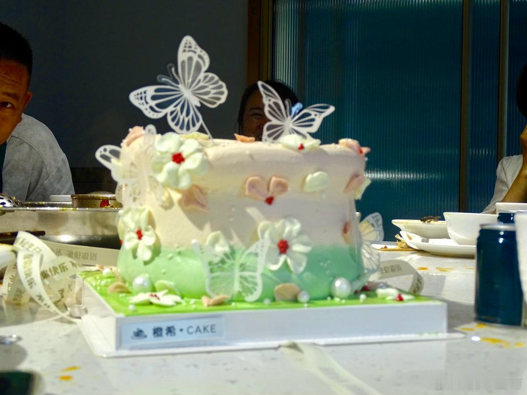 最应该申请专利的是索尼的显示屏完全照骗。​