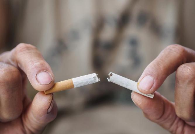 医生直言：男性一旦彻底戒烟，用不了一年，身体会收获这4个惊喜 很多男性总觉得