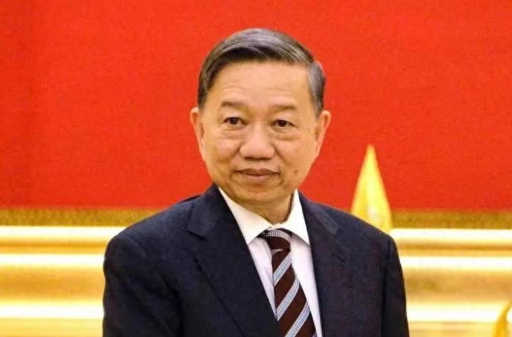 越南领导人在美国4天，大半个高层跟着他来，特朗普连一面都不见。越南一把手访美，带