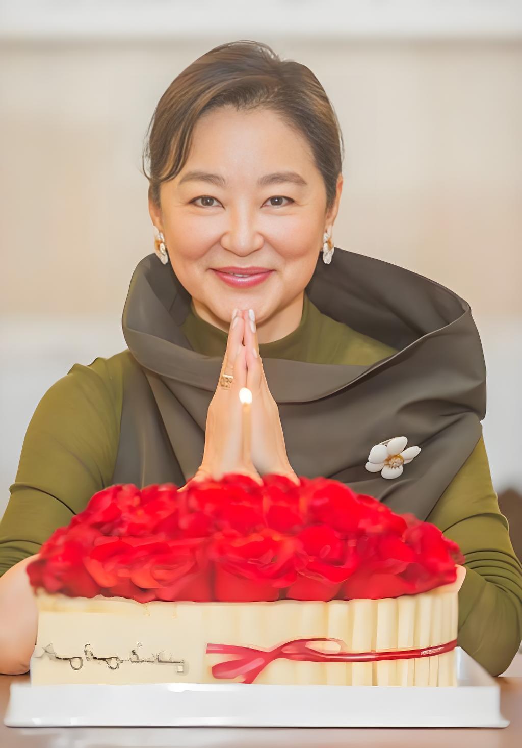 岁月从不败美人，说的就是林青霞、潘虹、刘晓庆这三位同龄人。林青霞老得自然，她