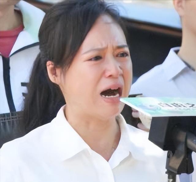 “中国越制裁我，我就越反华！”这话谁说的？一个被吊销执照、冻结账户、踢出律师圈的