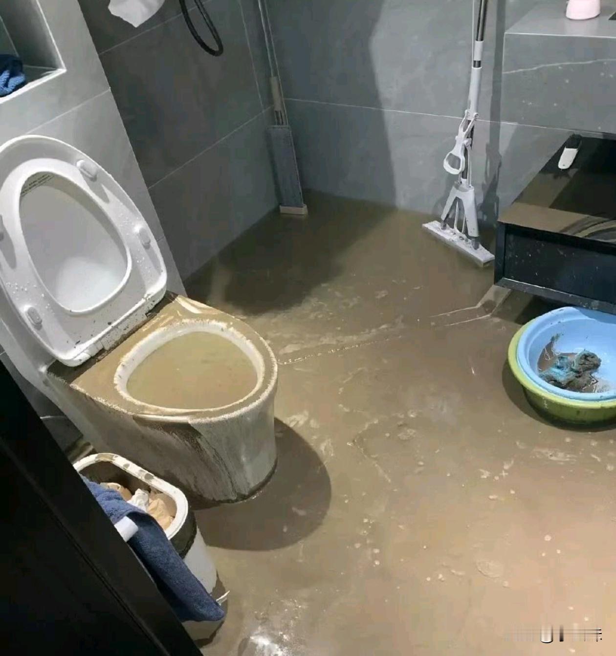 这辈子最后悔的事，就是买高层小区二楼