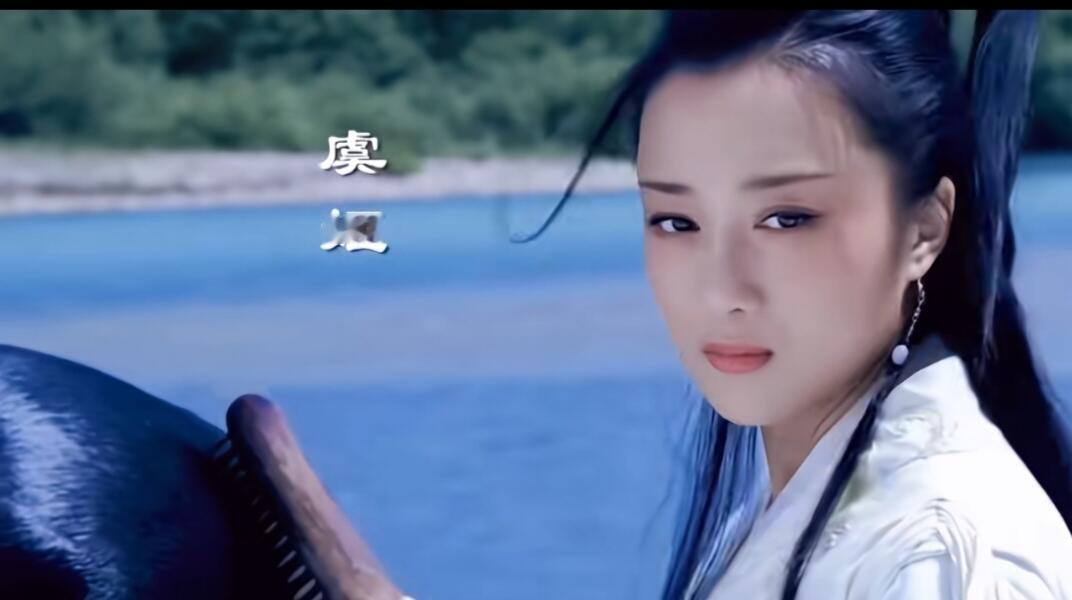 她没被狗咬之前真的是天生丽质，倾国倾城的大美女，颜值比陈红和许晴都要漂亮。长着一