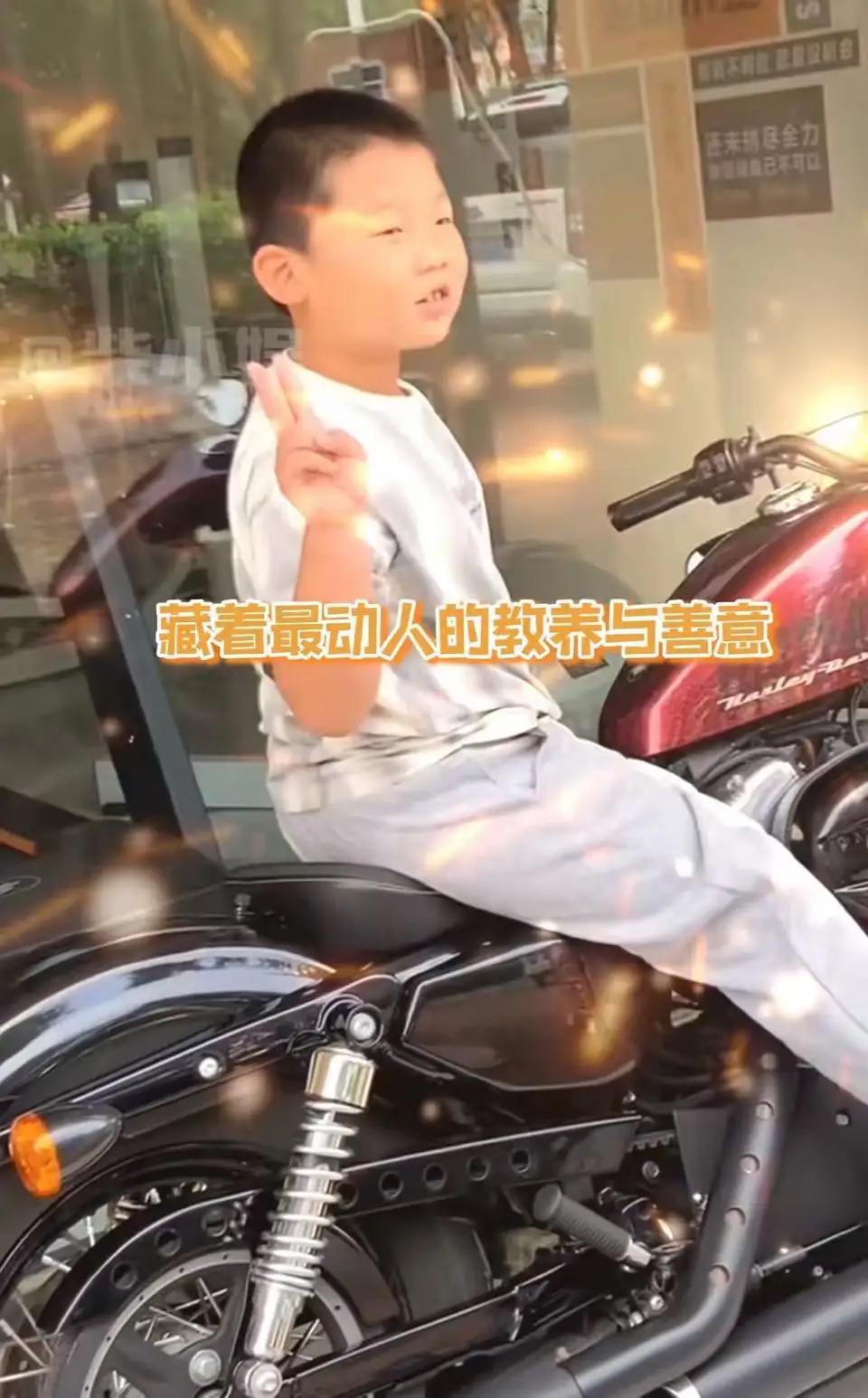 这个妈妈给全网的父母上了一课！她没有一味拒绝孩子的天真和好奇，也没有用“安全第一