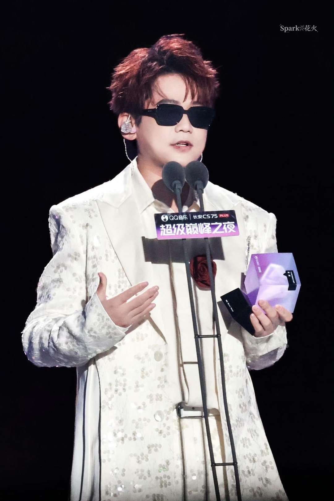 苏醒记得来路记得感恩苏醒的年度总结，是一份有温度的生命手账。从痛苦到荣耀，他