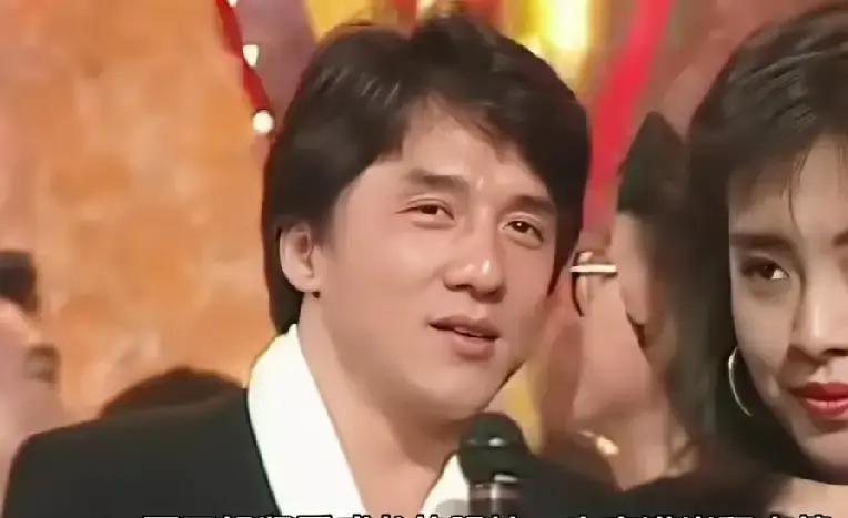 成龙拿奥斯卡那天，我哭了不是影迷，是想起我爸。九十年代他扛大包，晚上回家必