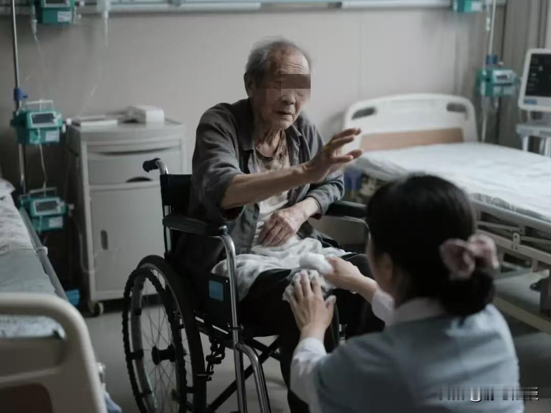 上海，男子患精神分裂，未婚无子女，父母离世，最亲的只有一姐两妹。他退休后，仍有5