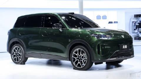 据外媒报道，由于车名的版权问题，零跑A10在英国和欧洲市场，将会更名为B03X谁