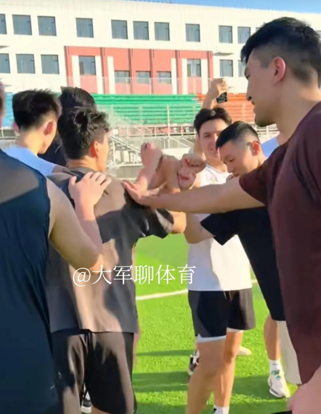 不出意外，新疆飞虎男篮本赛季15人大名单将由他们组成。齐麟、阿不都.沙拉木、赵