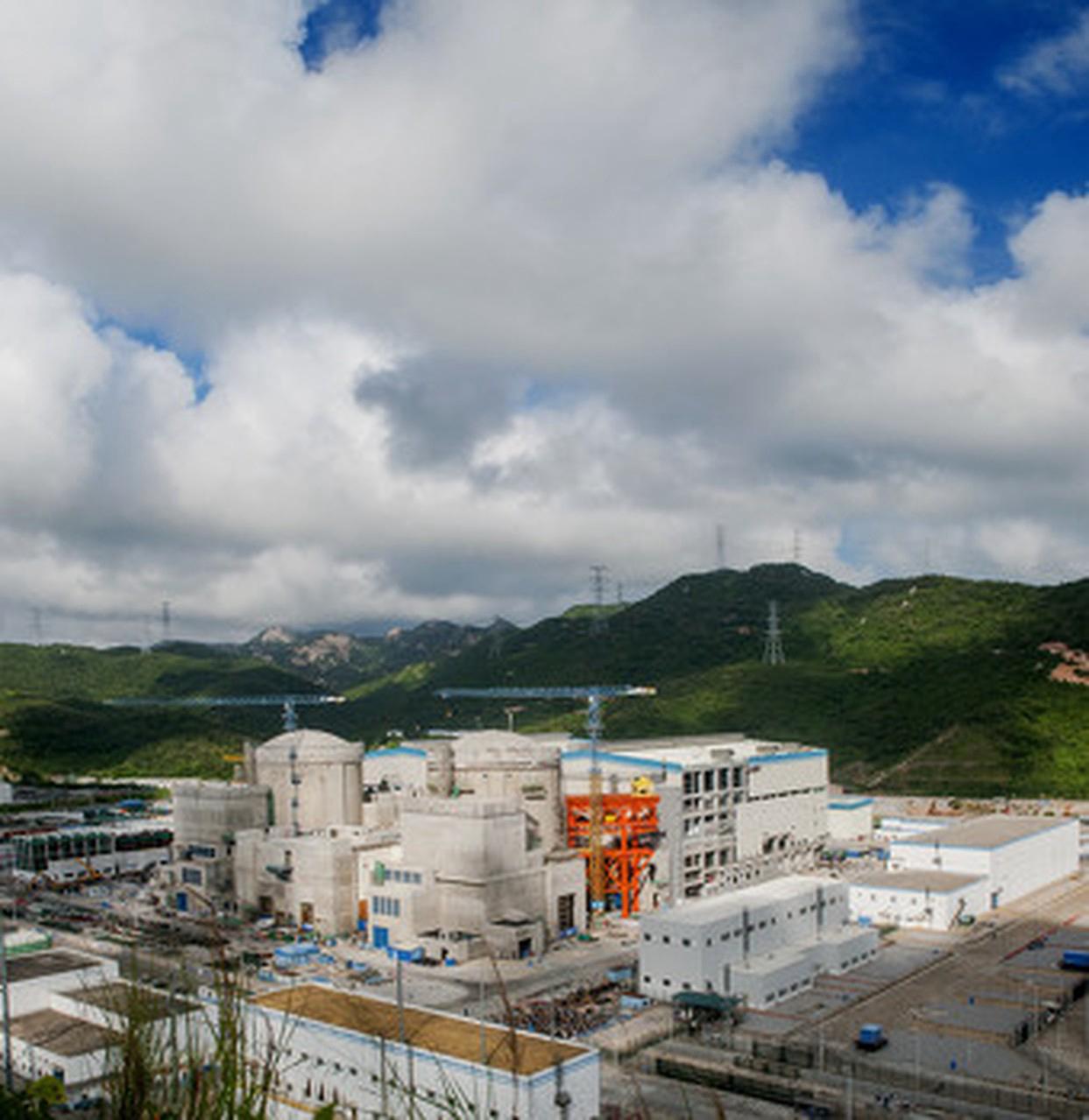 中国核电vs中国核建：一个是“印钞机”，一个是“搬砖工”，怎么选？这哥俩