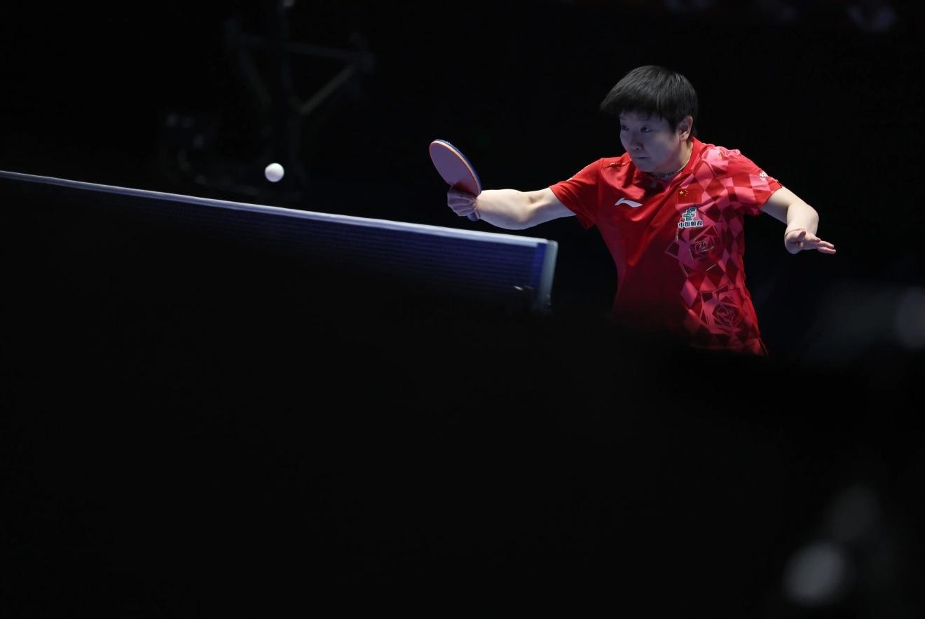 中国女团vs日本中国2-2日本第四盘：孙颖莎vs张本美和（3-0）✅第一局：1