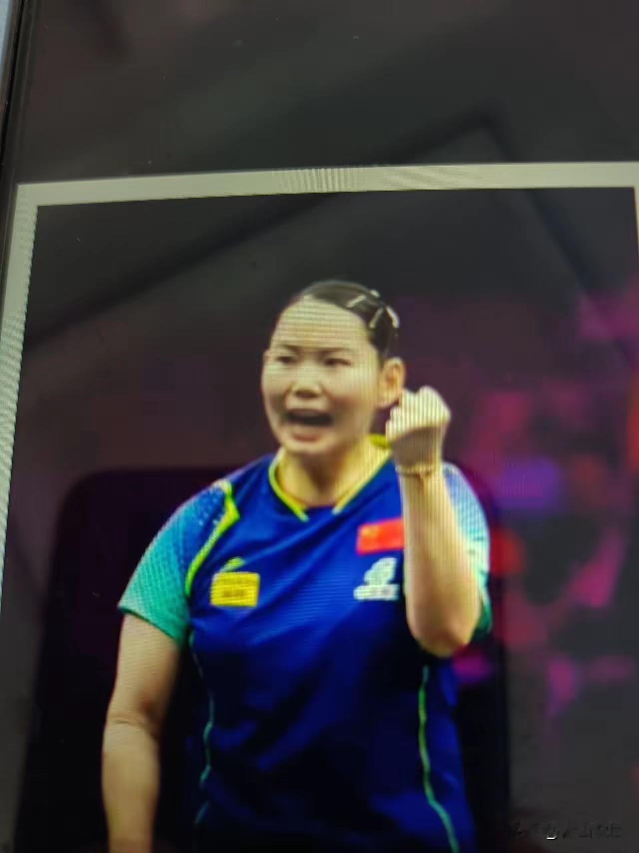 好家伙，何卓佳在欧冠赛场3-0横扫对手的消息一出来，我琢磨着，这国乒“海外兵团”