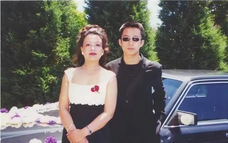 小S违背大S遗愿，真相终于大白，原来是一场乌龙！近期小S被推上舆论风口，不少网