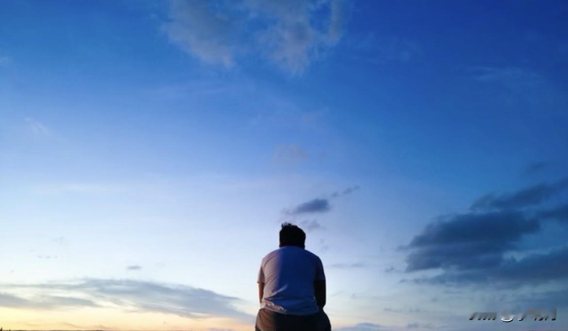 40多岁被裁员，上有老下有小，还有房贷和车贷，该如何破局？凌晨三点，老李又醒