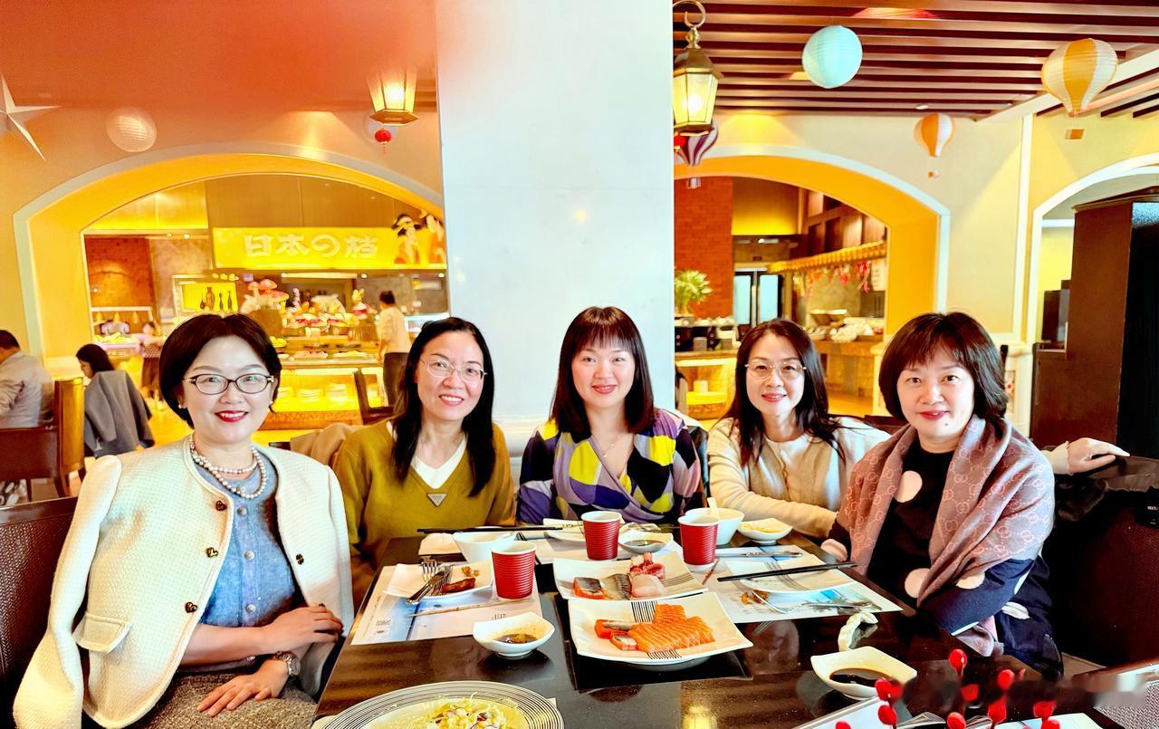 时代在变，观念在变，年味也迎来重构，2026过年普通家庭聚会的6大现象:1.从家