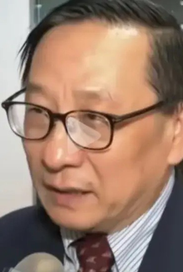 这招够狠，直接抄了美国作业。英伟达刚被曝出要向美国政府上缴在华芯片收入的15