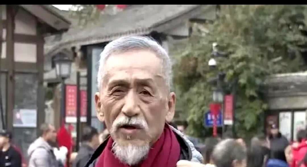 查了一下陈彼得的儿子陈与钟，真的是不查不知道。一查吓一跳。
