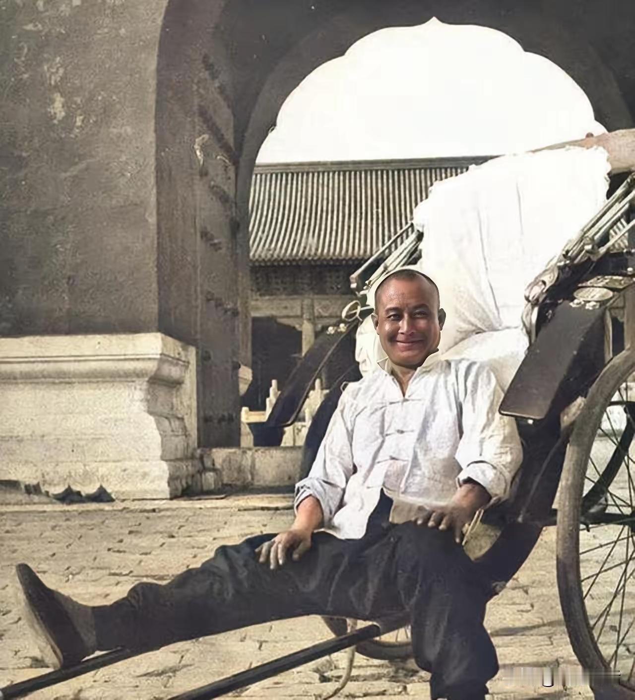 溥仪1967年病逝。他至死都觉得：晏森丢尽了爱新觉罗的脸。1912年2月12日，