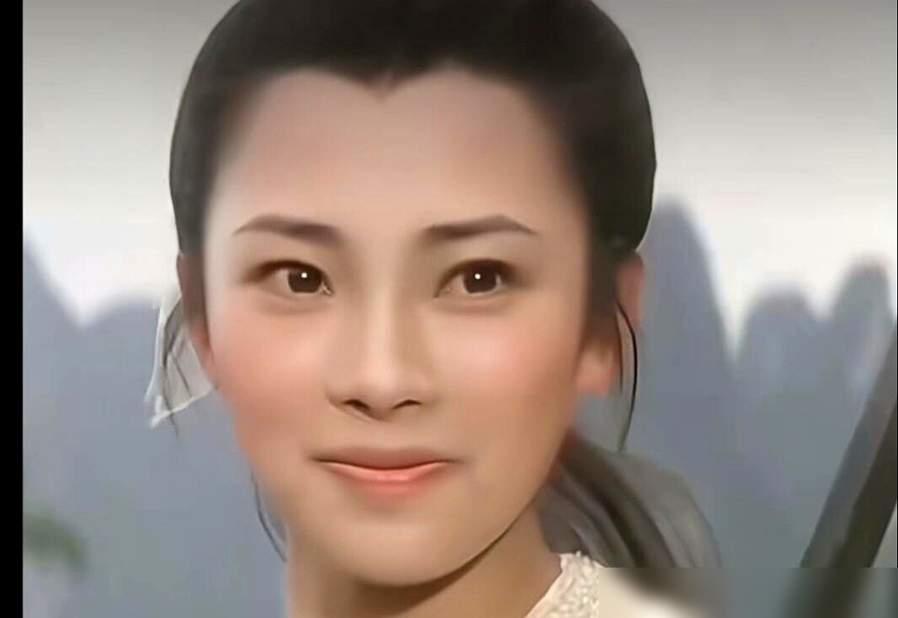 李连杰选利智，真不是光看脸。当年港媒有句话，情义千斤，不敌胸前四两。这话刻薄，但点透了一个事：黄秋燕