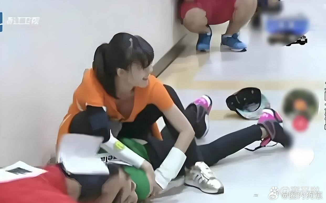 不得不说，王丽坤这波综艺高光太绝，堪称她史上最放得开的一次。