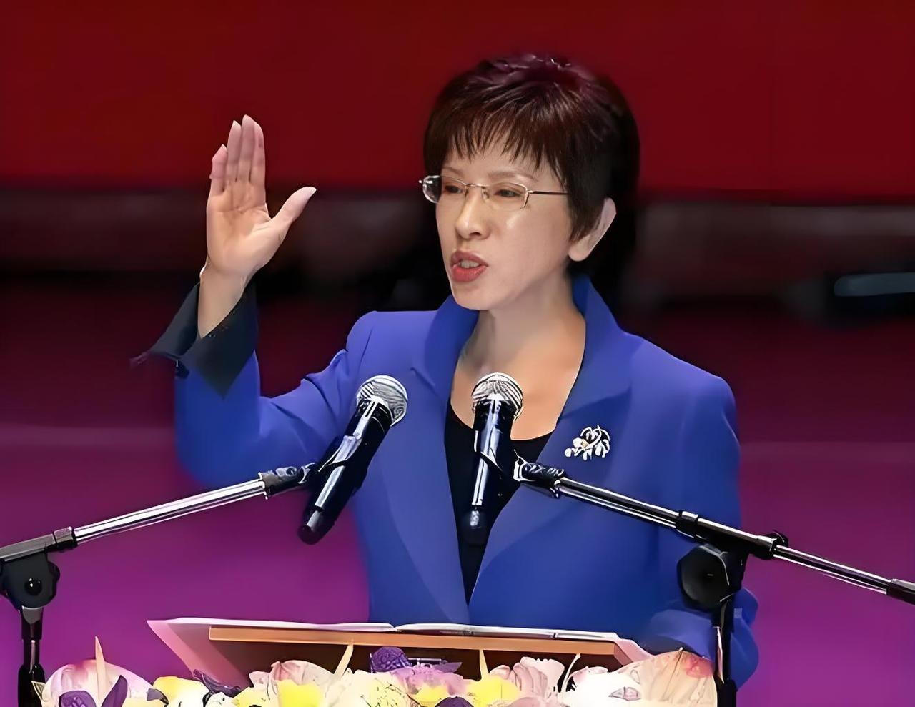 民进党立委邱志伟都把狠话撂出来了，说“等洪秀柱回来就抓”，结果再看国民党那帮头头