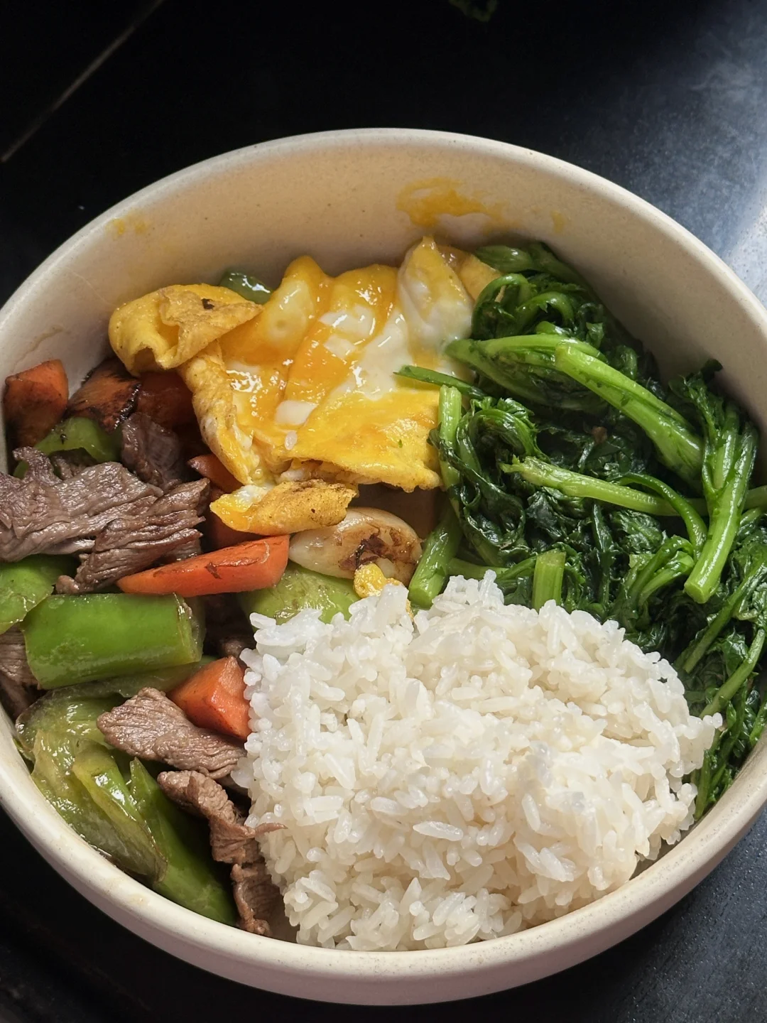 草料莫多莫多很幸福