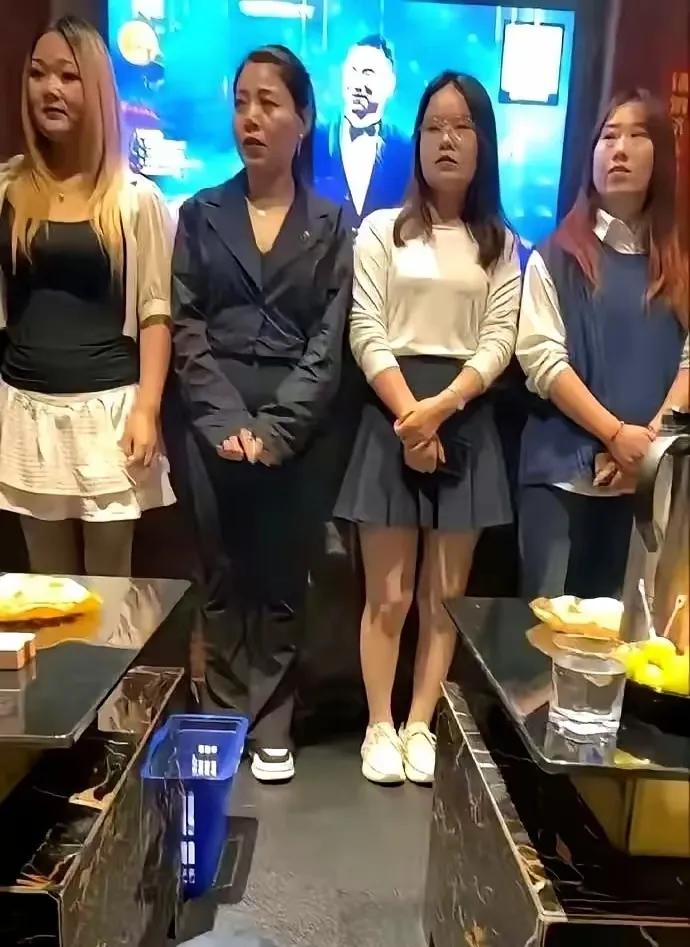 笑死了，我一个朋友去ktv唱歌，觉得只是唱歌无聊，竟然想出来点陪酒小姐。一问领